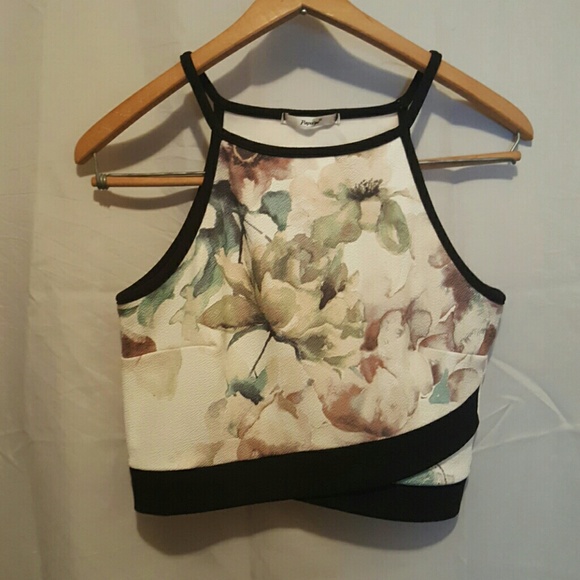 Papaya Tops - Beautiful flower design crop top L